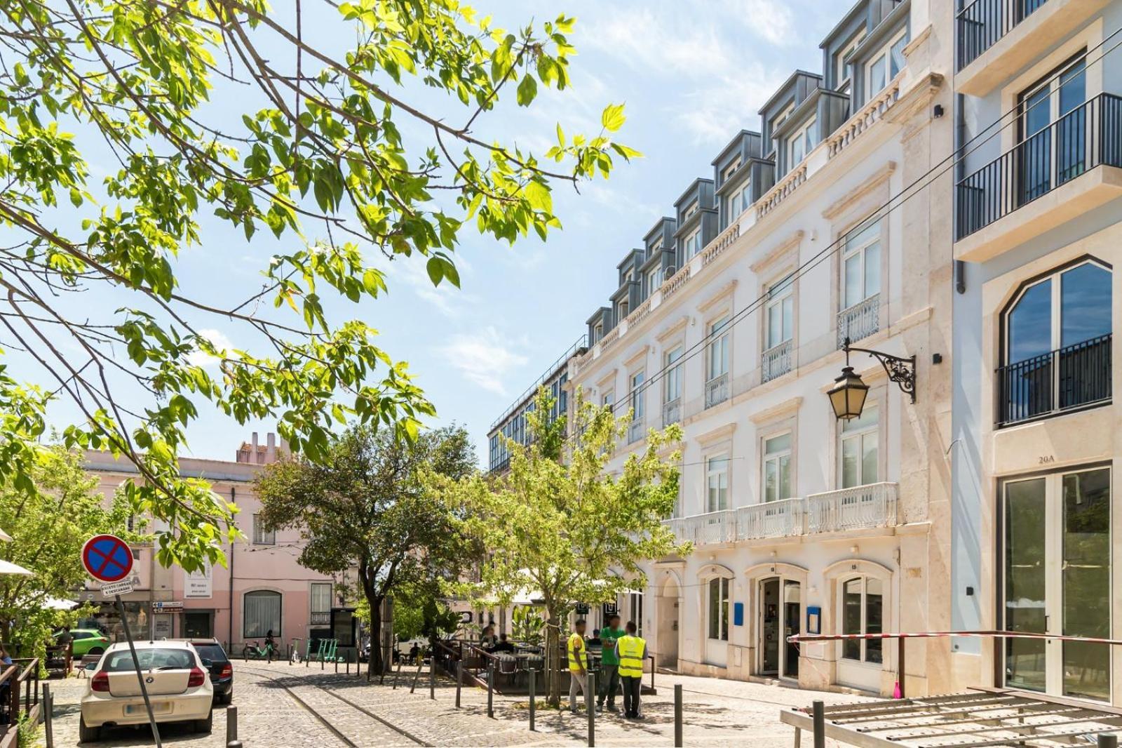 Unique Chiado, 2 Bedroom Deluxe Apartment Lisbon