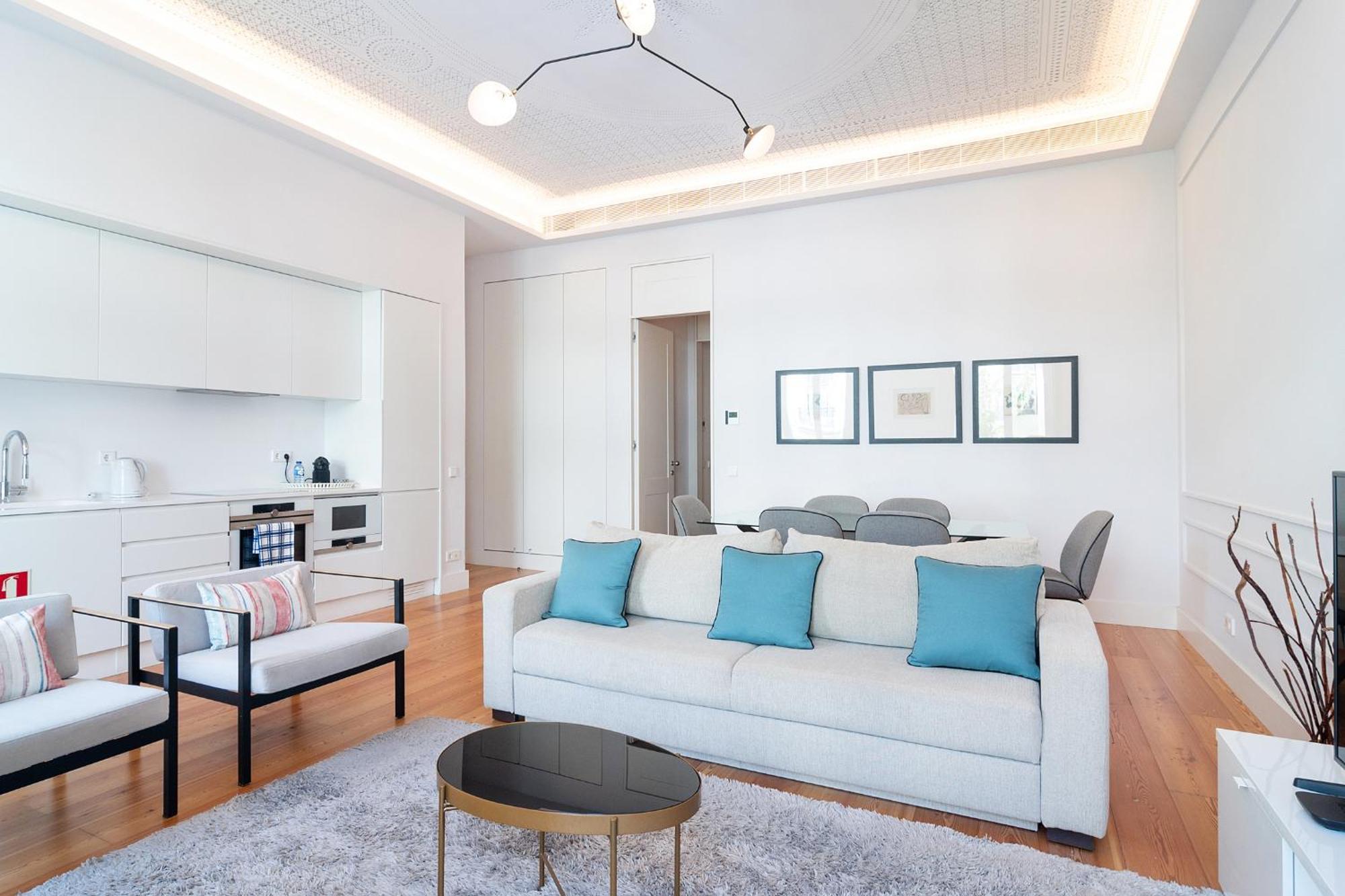 Unique Chiado, 2 Bedroom Deluxe Apartment Lisbon
